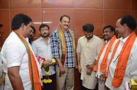 Jawaan Movie Team at Maddi Anjaneya Swamy Temple